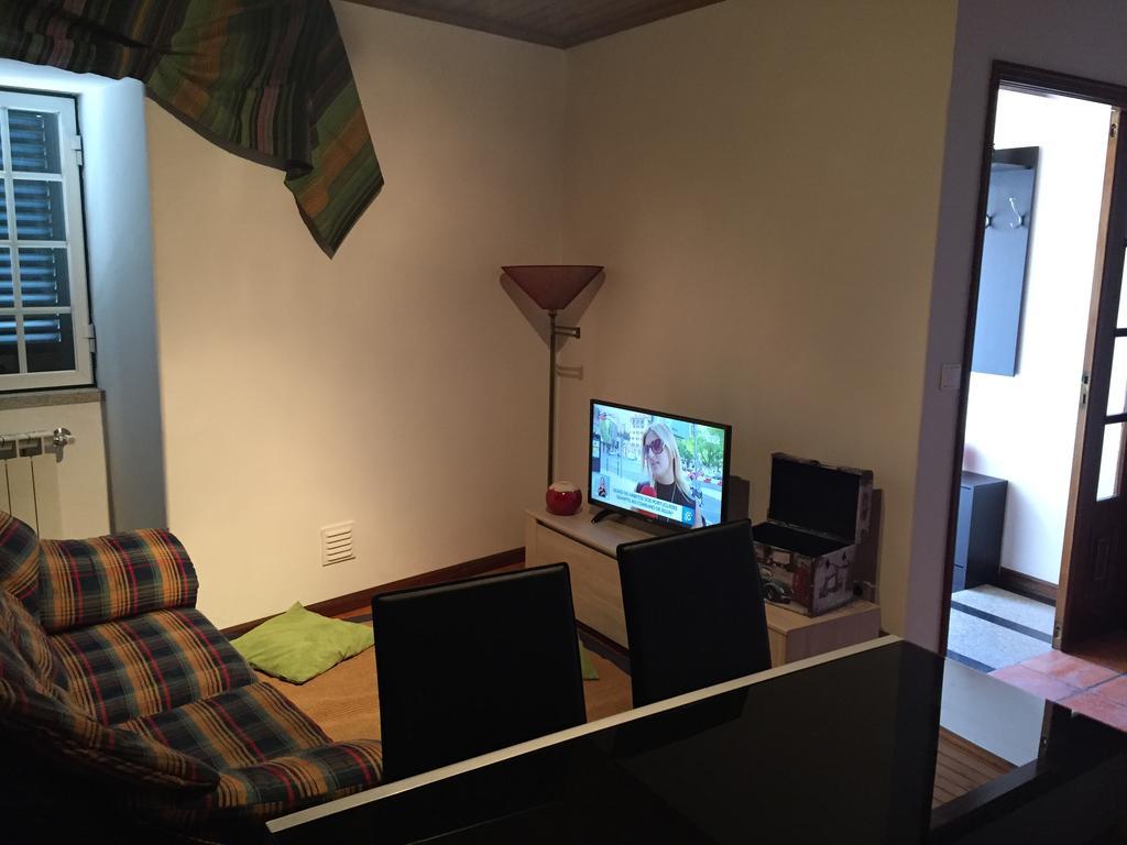Casinha Das Cortes Apartment วีลาโนวา เด เซอร์เวย์รา ภายนอก รูปภาพ